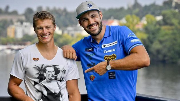 Kajakáři Josef Dostál (vpravo) a Radek Šlouf, čtvrtí na kilometru z mistrovství světa v Szegedu. Kajakáři Josef Dostál (vpravo) a Radek Šlouf, čtvrtí na kilometru z mistrovství světa v Szegedu.