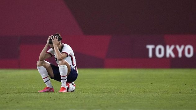 Fotbalistka Spojených států Carli Lloydová po prohraném semifinále olympijských her. Fotbalistka Spojených států Carli Lloydová po prohraném semifinále olympijských her.
