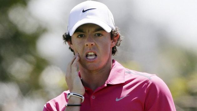 Rory McIlroy měl na turnaji PGA v Houstonu potíže. Rory McIlroy měl na turnaji PGA v Houstonu potíže.