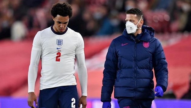 Anglický fotbalista Trent Alexander-Arnold nedohrál středeční přípravný zápas proti Rakousku. Anglický fotbalista Trent Alexander-Arnold nedohrál středeční přípravný zápas proti Rakousku.