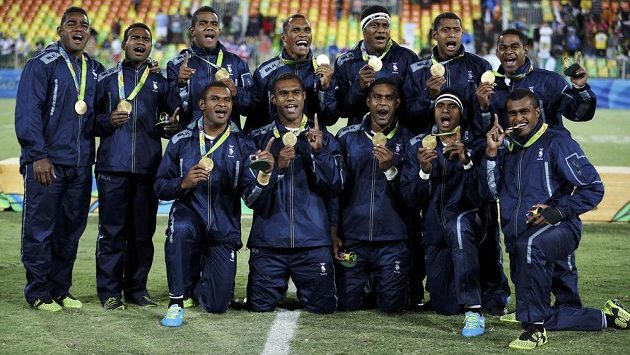 Ragbisté Fidži se zlatými medailemi z olympiády v Riu de Janeiro. Ragbisté Fidži se zlatými medailemi z olympiády v Riu de Janeiro.