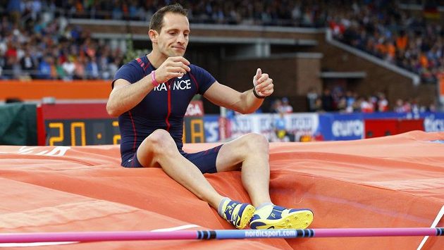 Zklamaný Renaud Lavillenie, ve finále mistrovství Evropy skončil bez zapsaného výkonu. Zklamaný Renaud Lavillenie, ve finále mistrovství Evropy skončil bez zapsaného výkonu.