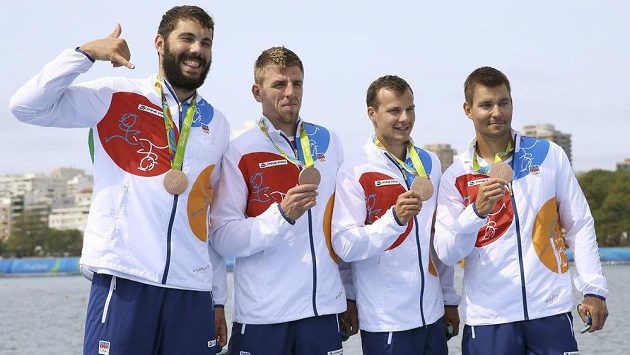 Zleva Josef Dostál, Lukáš Trefil, Daniel Havel a Jan Štěrba s bronzovou medailí. Zleva Josef Dostál, Lukáš Trefil, Daniel Havel a Jan Štěrba s bronzovou medailí.