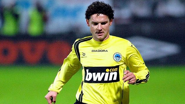 Ivan Hodúr hrál za Nitru, Liberec (na snímku), Mladou Boleslav, Ružomberok, Zaglebii Lublin, Trnavu a Dunajskou Stredu. Ve slovenské reprezentaci odehrál 12 utkání. Ivan Hodúr hrál za Nitru, Liberec (na snímku), Mladou Boleslav, Ružomberok, Zaglebii Lublin, Trnavu a Dunajskou Stredu. Ve slovenské reprezentaci odehrál 12 utkání.