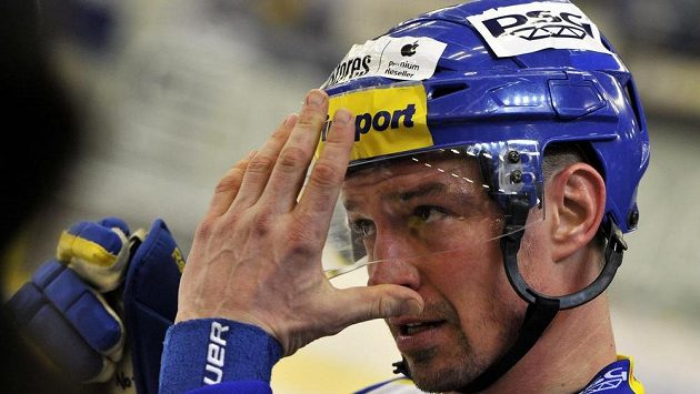 Hokejový útočník Petr Čajánek ukončil po vyřazení Beranů aktivní hráčskou kariéru. Hokejový útočník Petr Čajánek ukončil po vyřazení Beranů aktivní hráčskou kariéru.