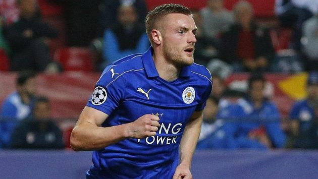 Útočník Leicesteru City Jamie Vardy po vstřeleném gólu v Seville. Útočník Leicesteru City Jamie Vardy po vstřeleném gólu v Seville.