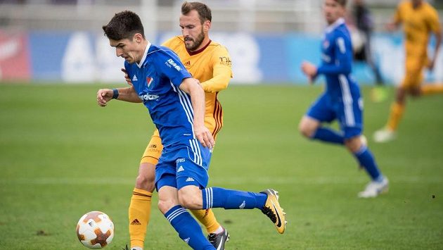 Ostravský záložník Robert Hrubý (vlevo) byl nominován do národního týmu. Ostravský záložník Robert Hrubý (vlevo) byl nominován do národního týmu.