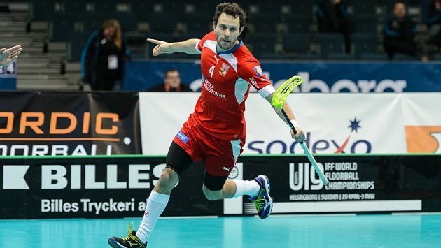 Jiří Curney se raduje po proměněném nájezdu proti Švýcarům. Jiří Curney se raduje po proměněném nájezdu proti Švýcarům.