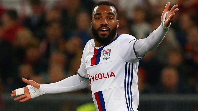 Alexandre Lacazette přestoupil z Lyonu do Arsenalu a stal se nejdražší posilou v historii anglického klubu. Alexandre Lacazette přestoupil z Lyonu do Arsenalu a stal se nejdražší posilou v historii anglického klubu.