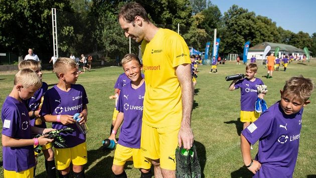Na fotbalové škole 2019 vítal Petr Čech téměř stovku dětí. Na fotbalové škole 2019 vítal Petr Čech téměř stovku dětí.
