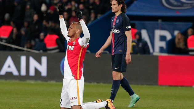 Fabio Henrique Tavares oslavuje triumf Monaka na hřišti PSG. Fabio Henrique Tavares oslavuje triumf Monaka na hřišti PSG.