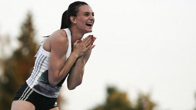 Jelena Isinbajevová žádá IAAF o start v Riu. Jelena Isinbajevová žádá IAAF o start v Riu.