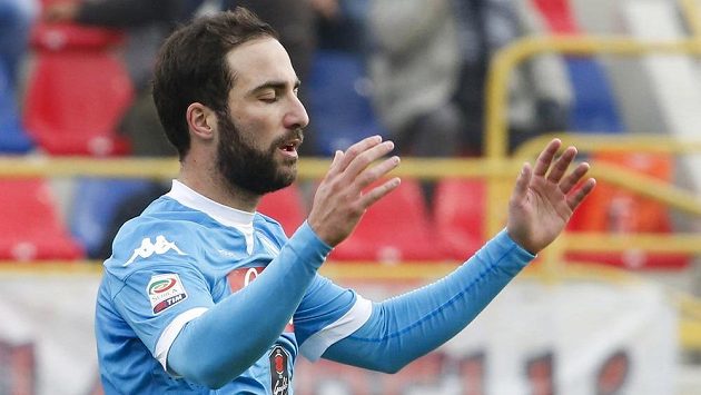 Ani dva góly Gónzala Higuaína Neapoli v Boloni nepomohly. Ani dva góly Gónzala Higuaína Neapoli v Boloni nepomohly.