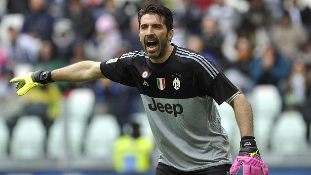Italský brankář Juventusu Gianluigi Buffon. Italský brankář Juventusu Gianluigi Buffon.