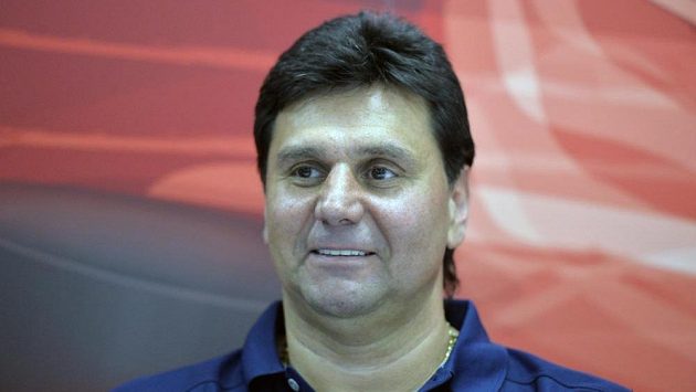 Trenér hokejistů Slavie Praha Vladimír Růžička. Trenér hokejistů Slavie Praha Vladimír Růžička.