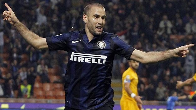 Rodrigo Palacio z Interu Milan se raduje z gólu. Rodrigo Palacio z Interu Milan se raduje z gólu.