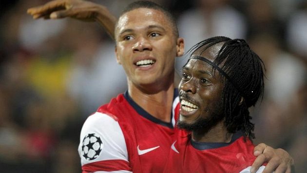 Gervinho (vpravo), autor druhého gólu Arsenalu, se raduje z trefy proti Montpellieru se spoluhráčem Kieranem Gibbsem Gervinho (vpravo), autor druhého gólu Arsenalu, se raduje z trefy proti Montpellieru se spoluhráčem Kieranem Gibbsem