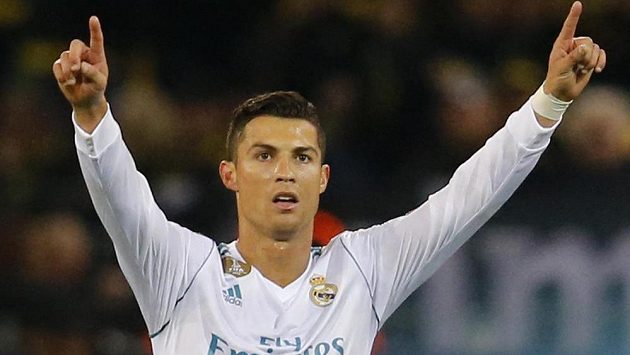 Cristiano Ronaldo byl znovu ústřední postavou Realu v utkání Ligy mistrů v Dortmundu. Cristiano Ronaldo byl znovu ústřední postavou Realu v utkání Ligy mistrů v Dortmundu.
