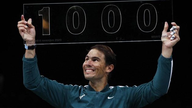 Španělský tenista Rafael Nadal oslavil v Paříži jubilejní tisící vítězství na okruhu ATP. Španělský tenista Rafael Nadal oslavil v Paříži jubilejní tisící vítězství na okruhu ATP.