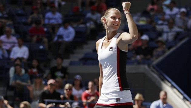 Radost Karolíny Plíškové. Češka ve čtvrtfinále US Open suverénně přehrála Anu Konjuhovou z Chorvatska. Radost Karolíny Plíškové. Češka ve čtvrtfinále US Open suverénně přehrála Anu Konjuhovou z Chorvatska.