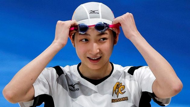 Japonská plavkyně Rikako Ikeeová poprvé od leukémie závodila na 100 metrů motýlek. Japonská plavkyně Rikako Ikeeová poprvé od leukémie závodila na 100 metrů motýlek.