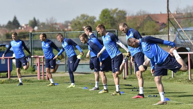 Trénink fotbalistů Slovácka po koronavirové pauze. Trénink fotbalistů Slovácka po koronavirové pauze.