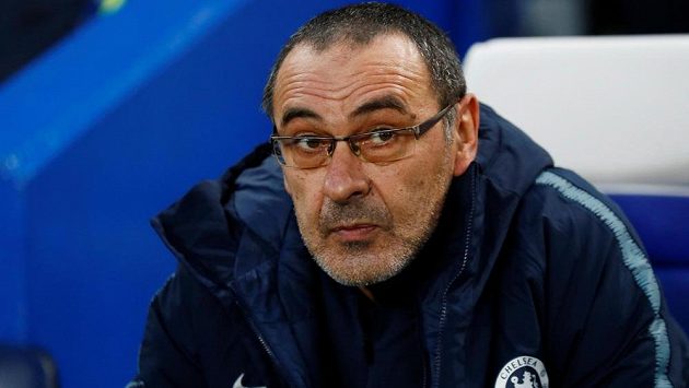 Manažer fotbalové Chelsea Maurizio Sarri před začátkem zápasu Evropské ligy se Slavií (ilustrační foto). Manažer fotbalové Chelsea Maurizio Sarri před začátkem zápasu Evropské ligy se Slavií (ilustrační foto).