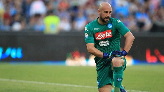 Brankář Neapole Pepe Reina. Brankář Neapole Pepe Reina.