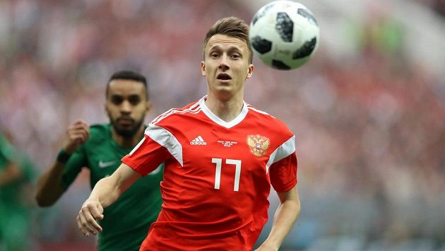 Ruský záložník Aleksandr Golovin v utkání MS proti Saúdské Arábii. Ruský záložník Aleksandr Golovin v utkání MS proti Saúdské Arábii.