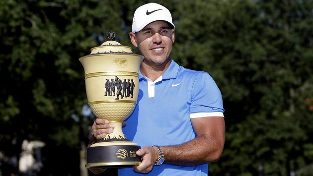 Světová golfová jednička Brooks Koepka vyhrál turnaj v Memphisu a získal sedmý titul v kariéře na PGA Tour. Světová golfová jednička Brooks Koepka vyhrál turnaj v Memphisu a získal sedmý titul v kariéře na PGA Tour.
