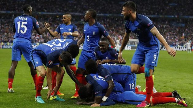 Francouzská oslava čtvrtého gólu Antoinea Griezmanna. Francouzská oslava čtvrtého gólu Antoinea Griezmanna.