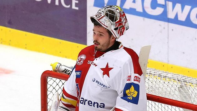 Slávistický brankář Dominik Furch při utkání v Třinci. Slávistický brankář Dominik Furch při utkání v Třinci.