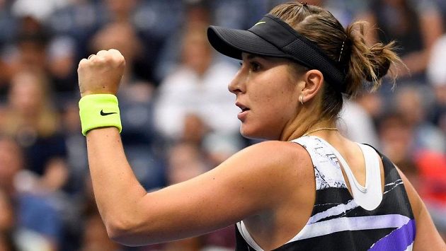 Vítězné gesto Belindy Bencicové po výhře nad obhájkyní titulu na US Open. Vítězné gesto Belindy Bencicové po výhře nad obhájkyní titulu na US Open.