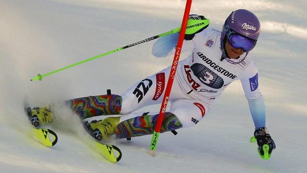 Česká lyžařka Šárka Strachová během prvního kola slalomu SP v rakouském Lienzu. Česká lyžařka Šárka Strachová během prvního kola slalomu SP v rakouském Lienzu.