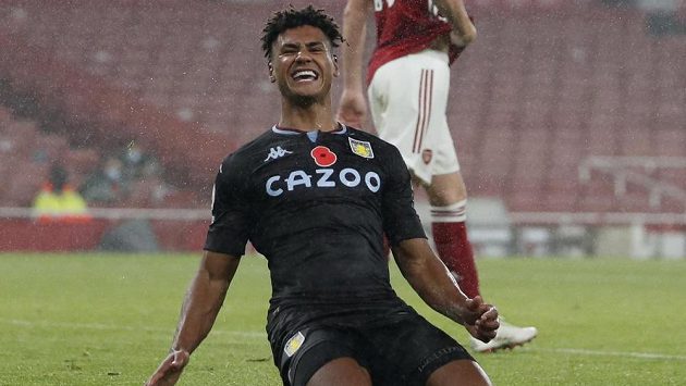 Útočník Aston Villy Ollie Watkins se po nedělní překvapivé výhře 3:0 v anglické lize na hřišti Arsenalu rozplýval nad tím, jak dvěma góly pomohl porazit tým, kterému odmalička fandí. Útočník Aston Villy Ollie Watkins se po nedělní překvapivé výhře 3:0 v anglické lize na hřišti Arsenalu rozplýval nad tím, jak dvěma góly pomohl porazit tým, kterému odmalička fandí.
