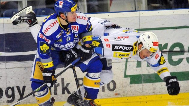 Zlínský obránce Petr Zámorský (vlevo) a obránce Komety Michal Kempný. Zlínský obránce Petr Zámorský (vlevo) a obránce Komety Michal Kempný.