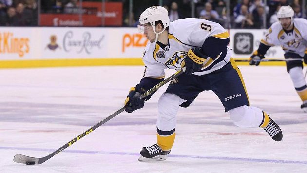Švédský útočník Filip Forsberg z Nashvillu v zápase NHL proti Torontu. Švédský útočník Filip Forsberg z Nashvillu v zápase NHL proti Torontu.