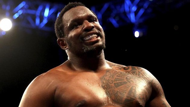 Britský boxer Dillian Whyte čelí podezření z dopingu. Britský boxer Dillian Whyte čelí podezření z dopingu.