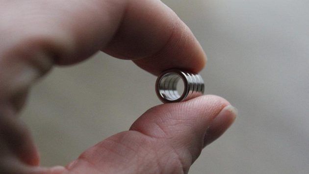 Magnetický držák si dokážete vyrobit doslova obratem ruky. Magnetický držák si dokážete vyrobit doslova obratem ruky.