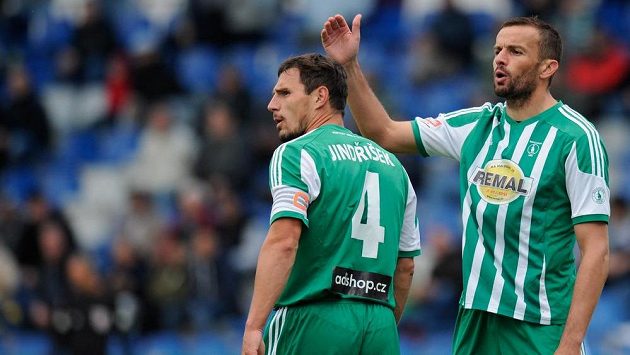 Erich Brabec (vpravo) a Josef Jindřišek z Bohemians v utkání v Mladé Boleslavi. Erich Brabec (vpravo) a Josef Jindřišek z Bohemians v utkání v Mladé Boleslavi.