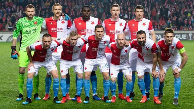 Mužstvo Slavie Praha před zápasem s Genkem. Mužstvo Slavie Praha před zápasem s Genkem.