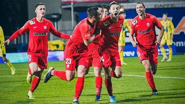 Útočník Jakub Přichystal (druhý zprava) se v závěru podzimu rozstřílel... Útočník Jakub Přichystal (druhý zprava) se v závěru podzimu rozstřílel...