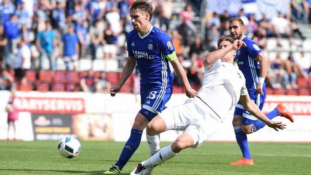 Zleva Aleš Škerle z Olomouce a Alexander Jakubov z Ostravy. Zleva Aleš Škerle z Olomouce a Alexander Jakubov z Ostravy.