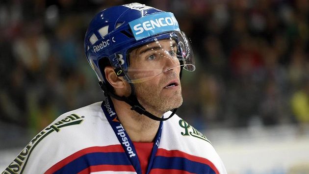 Český útočník Jaromír Jágr v Praze odehraje už desátý světový šampionát. Český útočník Jaromír Jágr v Praze odehraje už desátý světový šampionát.