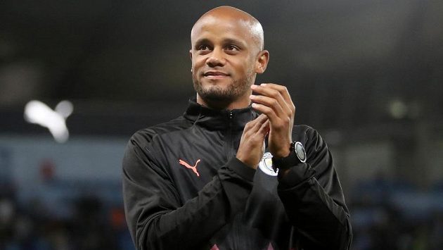 Vincent Kompany během své rozlučky s Manchesterem City. Vincent Kompany během své rozlučky s Manchesterem City.