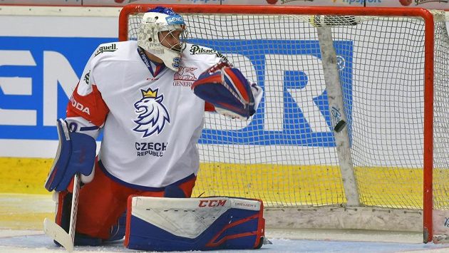 Brankář Patrik Bartošák nastoupí do utkání proti Švédům. Brankář Patrik Bartošák nastoupí do utkání proti Švédům.