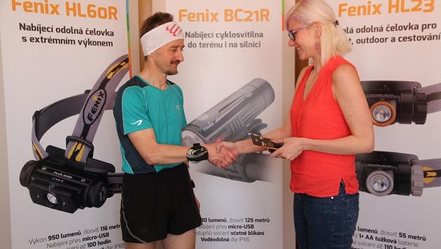 Endomondo challenge: Vítěz Tomáš si pro svou výhru do Fenixu doslova a do písmene doběhl. Endomondo challenge: Vítěz Tomáš si pro svou výhru do Fenixu doslova a do písmene doběhl.