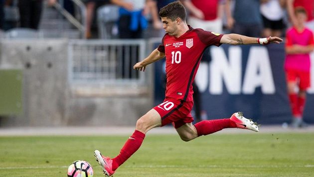 Američan Christian Pulisic při utkání s Trinidadem a Tobagem. Američan Christian Pulisic při utkání s Trinidadem a Tobagem.