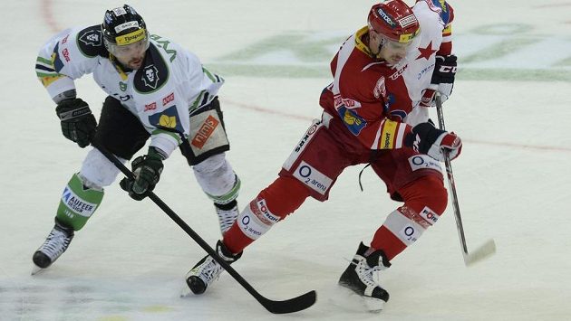 Útočník Boleslavi David Výborný (vlevo) a obránce Slavie Juraj Valach. Útočník Boleslavi David Výborný (vlevo) a obránce Slavie Juraj Valach.