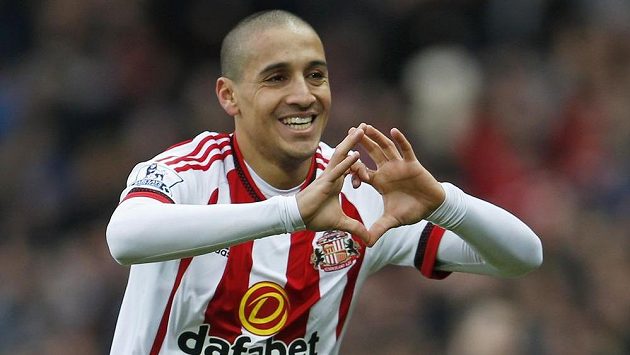 Štastný střelec Wahbi Khazri ze Sunderlandu slaví svůj první gól za Černé kočky v zápase anglické Premier League proti Manchesteru United. Štastný střelec Wahbi Khazri ze Sunderlandu slaví svůj první gól za Černé kočky v zápase anglické Premier League proti Manchesteru United.